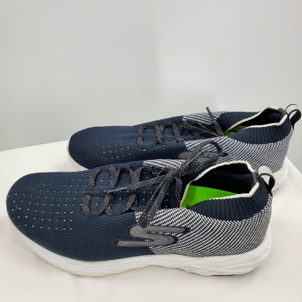 Skechers GoRun 6 black, white and green 9.5 women's